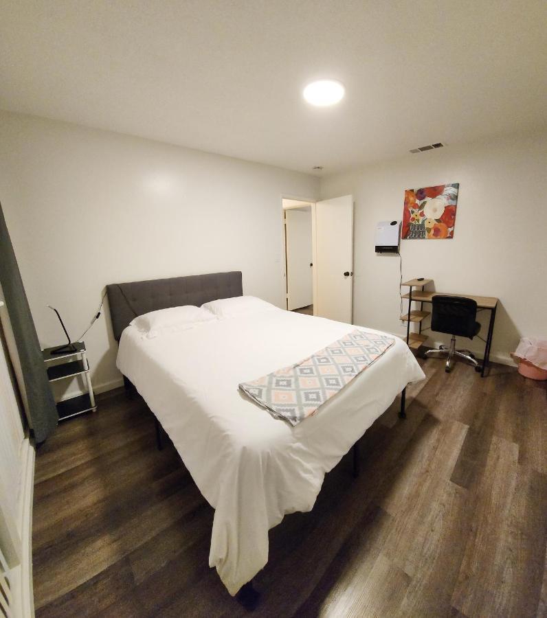 Centrally Located, 4X Queen, 300 Mbps Internet With Backyard! هيميت المظهر الخارجي الصورة