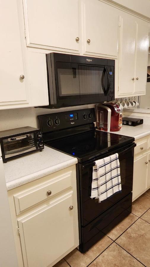 Centrally Located, 4X Queen, 300 Mbps Internet With Backyard! هيميت المظهر الخارجي الصورة