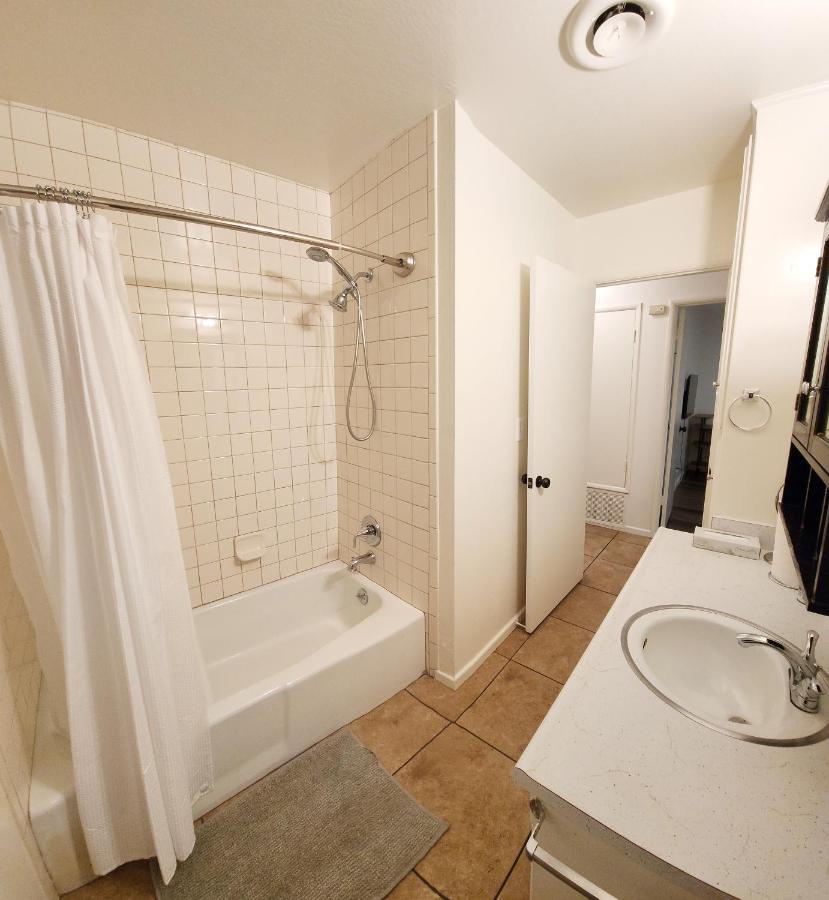 Centrally Located, 4X Queen, 300 Mbps Internet With Backyard! هيميت المظهر الخارجي الصورة